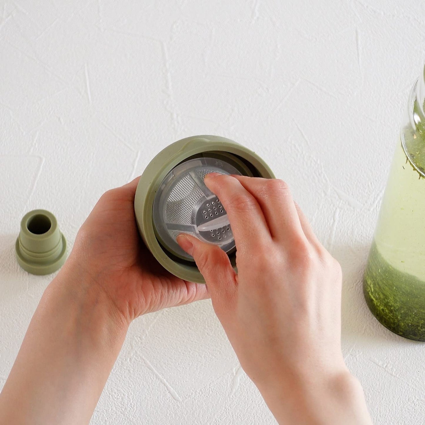 Hario • Filter-in Bottle Smokey Green (750ml)
